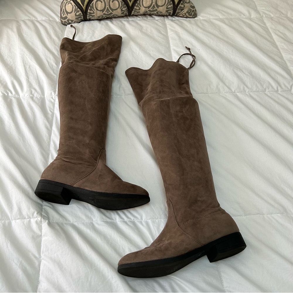 NWOB Suede Boots